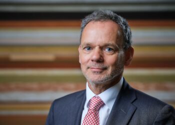 Minister Caspar Veldkamp (Buitenlandse Zaken) wil stabiliteit brengen in roerige tijden