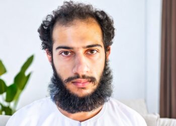 Hassan (29): “Elke keer als ik mijn baard laat staan, verandert de manier waarop mensen naar me kijken.”