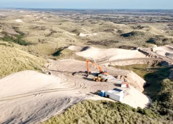 Rijkswaterstaat graaft de duinen bij Castricum af – experts reageren verbijsterd