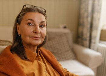 Eline (52): “Mijn kleinkind mag zijn eigen gender niet uiten, zelfs niet thuis.”