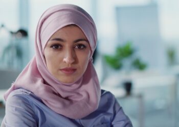 Naima (29): “Het lukt maar niet om een baan te krijgen, ik word overal afgewezen”