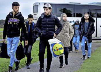 Dit verandert alles: overheid pakt geld af bij woedende asielzoekers