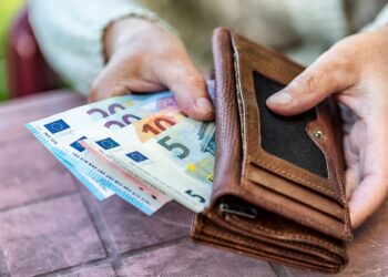 Extra kosten bij betalen met contant geld: zo zit dat precies