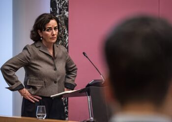 Halsema haalt uit naar raadslid: ‘U plaatst zich buiten rechtsstaat’