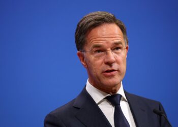 Schoof verspreekt zich: NAVO wil norm voor defensie-uitgaven optrekken tot 5 procent tegen 2032