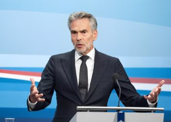 Schoof verspreekt zich: NAVO wil norm voor defensie-uitgaven optrekken tot 5 procent tegen 2032