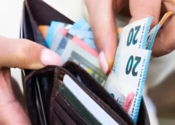 Zoveel krijgen mensen in de bijstand netto per maand gestort