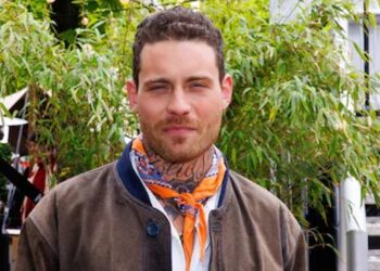 Douwe Bob neemt verschrikkelijk besluit op feestelijke dag