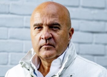 Aangifte tegen John van den Heuvel: “Dit kan het einde betekenen”