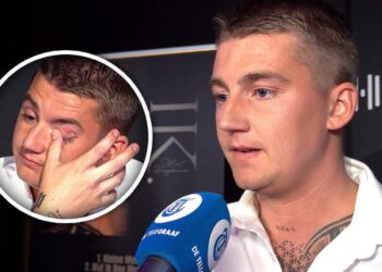 Mart Hoogkamer in tranen bij albumrelease: ‘Ik spreek mijn vader al een jaar niet’