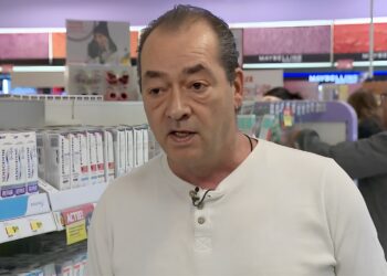 Ron kan door ‘verzorgingsarmoede’ geen shampoo kopen: “Ik ruik niet lekker, ik zie er niet goed uit”