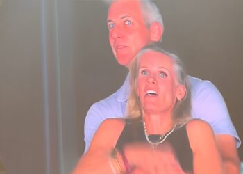 Betrapte CEO overweegt juridische stappen na virale Coldplay-video