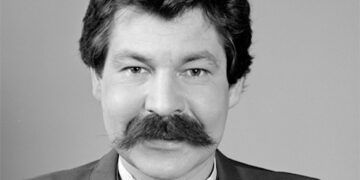 Voormalig presentator Chiel Montagne (80) overleden