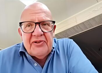 Fons zet Magda publiekelijk op haar plaats na zijn exit uit B&B Vol Liefde