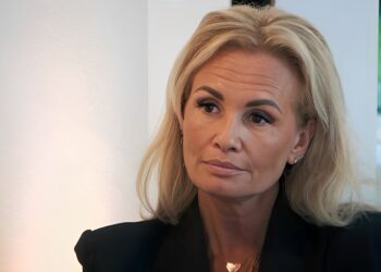 Leontine Ruiters in tranen door emotionele boodschap: “Dit laat niemand onberoerd”