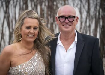 Vrouw van René van der Gijp maakt foto’s van mensen om ze vervolgens belachelijk te maken!