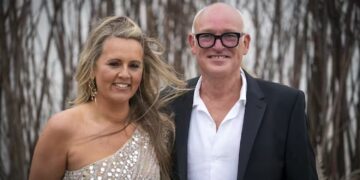 Vrouw van René van der Gijp maakt foto’s van mensen om ze vervolgens belachelijk te maken!