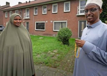 Somalisch asielgezin met vijftien kinderen krijgt twee woningen: huis vinden voor grote families is erg lastig