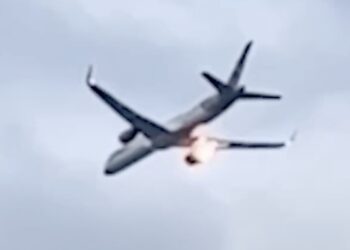 Vliegtuig met 273 toeristen vliegt in brand vlak na opstijgen in Griekenland