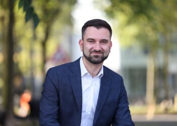 Stephan van Baarle deelt groot nieuws en legt zijn functie bij DENK per direct neer