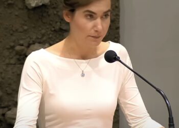 Lidewij de Vos rekent genadeloos af met Timmermans