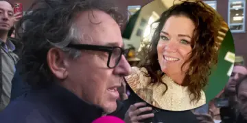 “Live in de rechtszaal: Nathalie Thielen stuurt bizar appje naar de pers – ‘WTF!’”