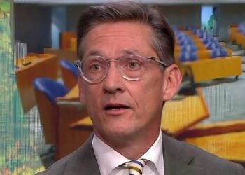 Politieke aardverschuiving: JA21 stijgt spectaculair in nieuwe cijfers – ‘Rechts aan kop’