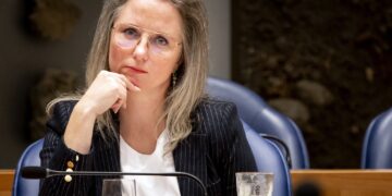 Bom barst binnen PVV: ‘Agema geeft toe dat grote PVV belofte er niet gaat komen’