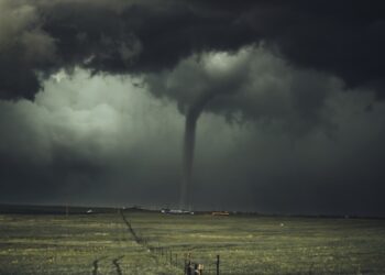 Weeralarm: tornado op video vastgelegd in deze provincie in Nederland