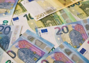 Miljoenen Nederlanders worden getroffen: deze belasting gaat volgend jaar wéér omhoog!