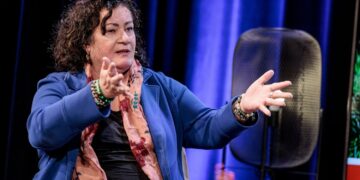 Caroline van der Plas sloopt schijnheilige Bontenbal compleet