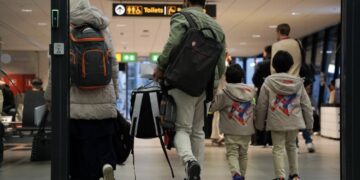 Nederlanders verbolgen: zoveel krijgen Syriërs mee door verhoogde remigratiesteun