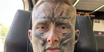 Tristan (26) is voor 95% bedekt met tatoeages – Zó zag hij er 2 jaar geleden uit