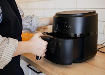 Arts legt uit waarom ze haar airfryer heeft weggegooid