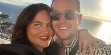 Nederlandse realityster (23) met spoed opgenomen in het ziekenhuis