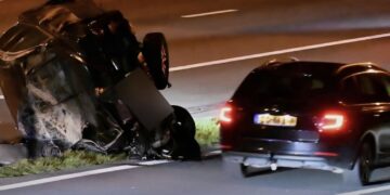 Grote schrik in de muziekwereld: bizar auto-ongeluk met bekende radio-dj