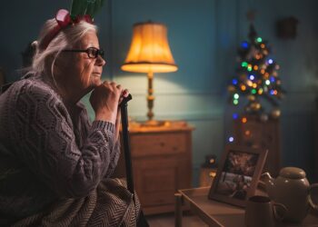 Johanna (81) viert kerst helemaal alleen: “Mijn kinderen komen niet langs”