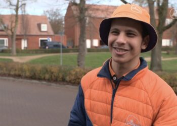 Postbezorger ‘Mootje’ doet iets onverwachts en heel Nederland raakt ontroerd