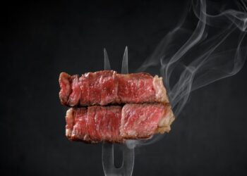 Nieuw voedingsadvies zorgt voor ophef: rood vlees minderen, peulvruchten juist eten