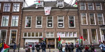 Pro-Palestina demonstranten bezetten al acht dagen universiteitsgebouw