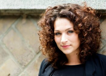 Drama: ‘Eva van de Wijdeven zwerft dakloos rond in de buurt van Apeldoorn, kindje zit bij vader’