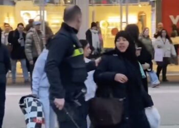 Aangifte tegen agent in Utrecht zorgt voor ophef: advocaat moslima’s onthult schokkende details