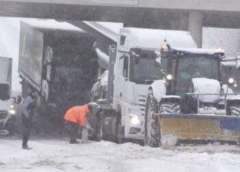 KNMI slaat alarm: fase 2 van extreme winter op komst – blijf binnen