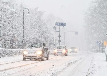 ‘KNMI breidt waarschuwingen uit vanwege levensgevaarlijke omstandigheden – Ga niet de deur uit!’