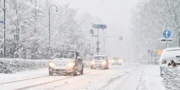 ‘KNMI breidt waarschuwingen uit vanwege levensgevaarlijke omstandigheden – Ga niet de deur uit!’