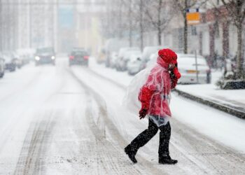 Ben je met dit weer verplicht om op het werk te verschijnen? Dít zijn jouw rechten!