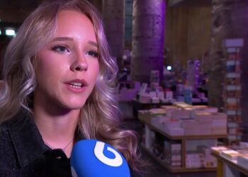 Dit is de echte reden voor de liefdesbreuk tussen Emma Kok (17) en Jort (24)’