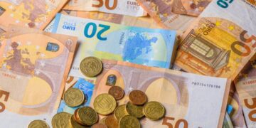 Let op: voldoe je niet aan een van deze voorwaarden, dan wordt er beslag gelegd op je AOW-uitkering