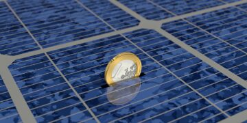 ‘Terugleveren zonnestroom vanaf volgend jaar bijna niets meer waard’