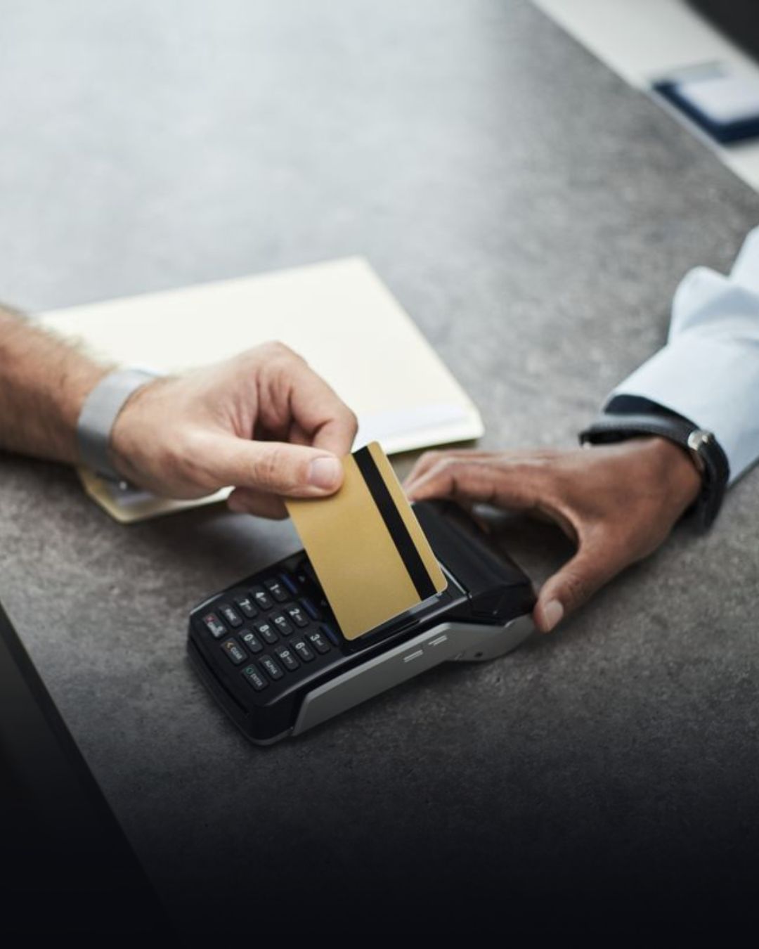 Pas op deze zomer: met één druk op de knop wordt jouw pintransactie ...